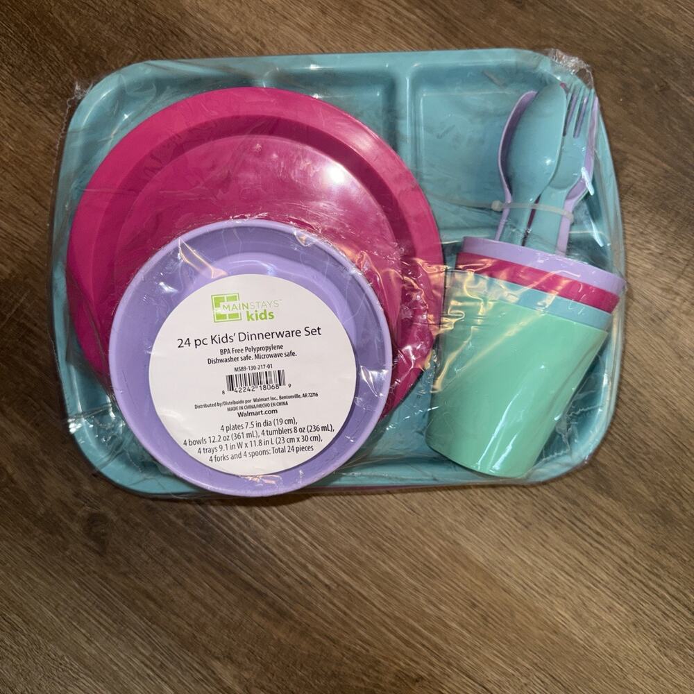 Mainstays 24 Piece Kids Dinnerware Set 4 of Each Tray Plate Bowl Cup Spoon Fork